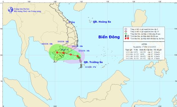 Áp thấp nhiệt đới gần bờ, mưa lũ ở miền Trung và Nam Bộ ảnh 1